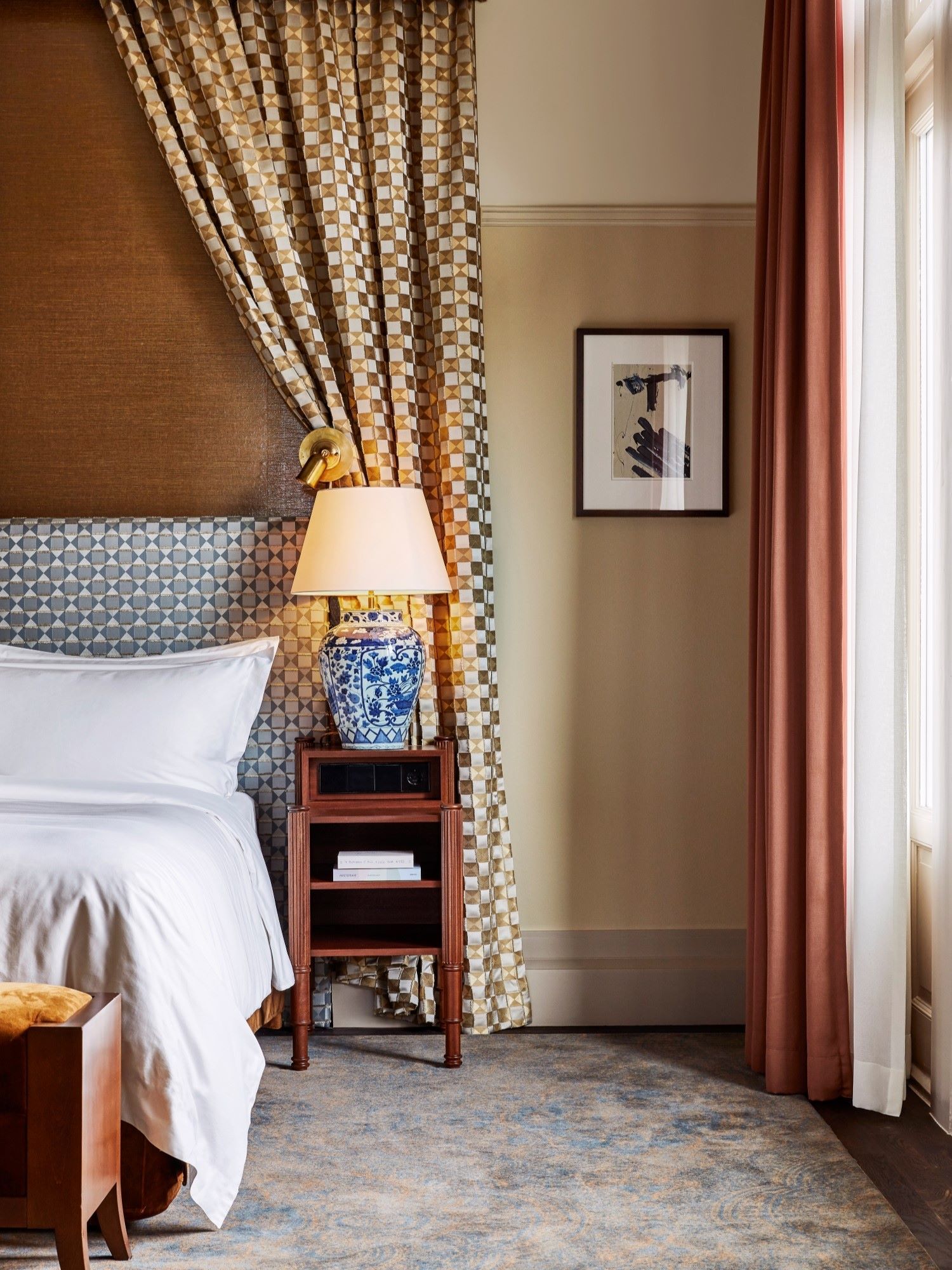 Superior-Room-DeLeurope-Amsterdam