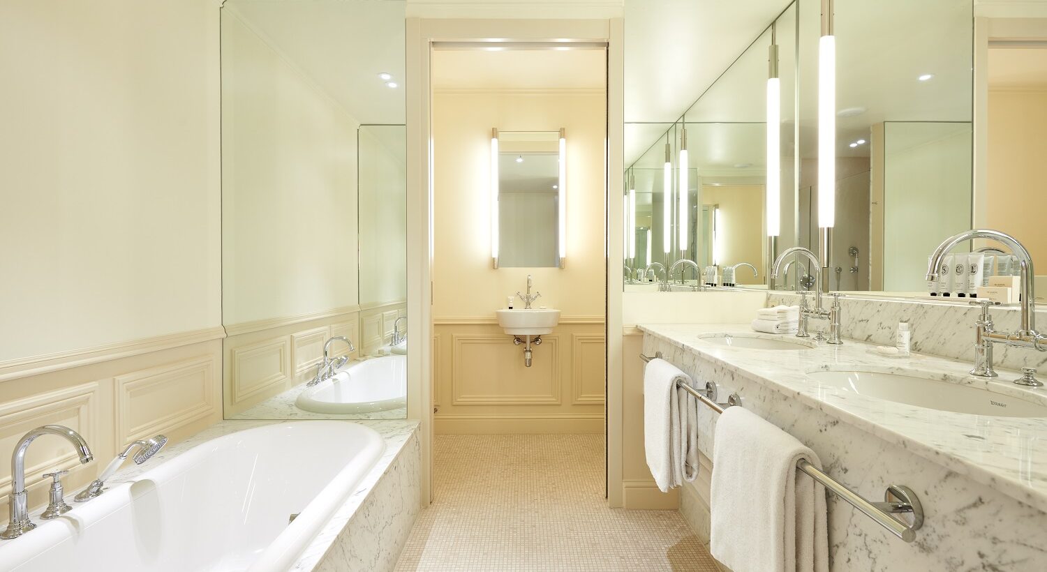 't Huys Suite Bathroom