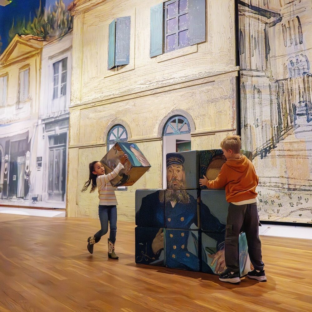 Van Gogh Museum & The Roulins