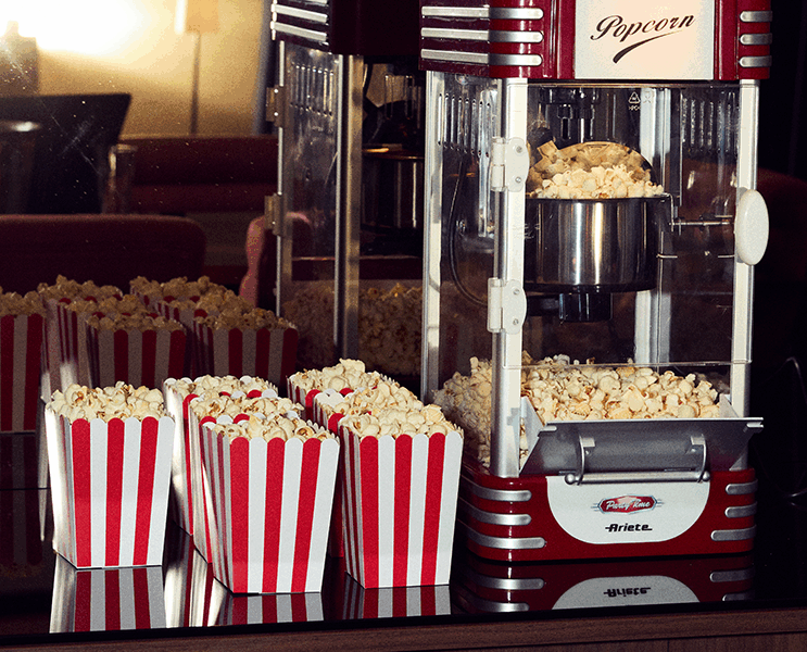 Popcorn en popcornmachine